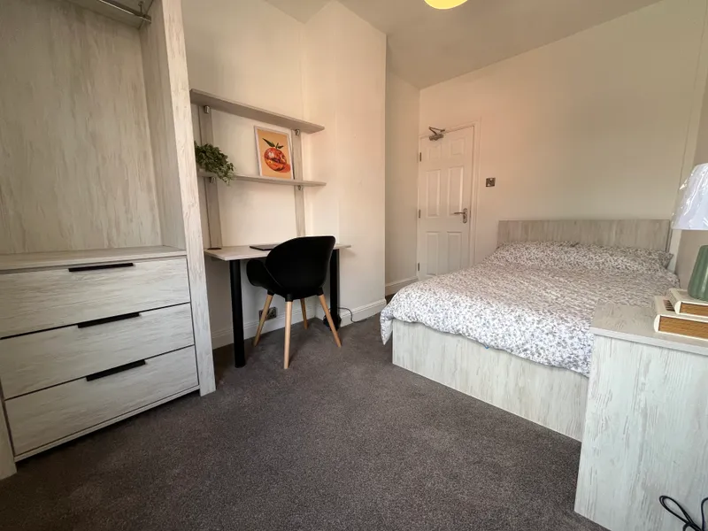 West End // Modern 4 Bed House // JUL 2026 - Image 6